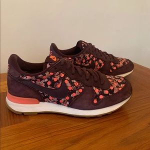 Nike Internationalist Liberty Polka Dots 6 36.5